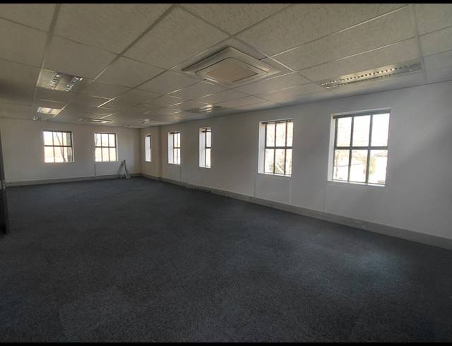 470M² OFFICE TO LET IN BRYANSTON
